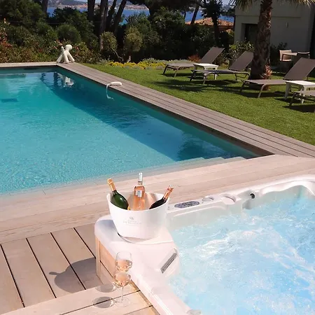 Californie Couette-café 4*