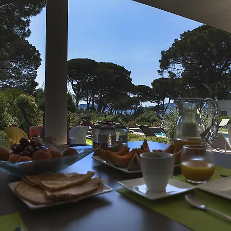 Couette-café Californie 4*