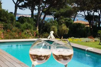 Californie Couette-café 4*